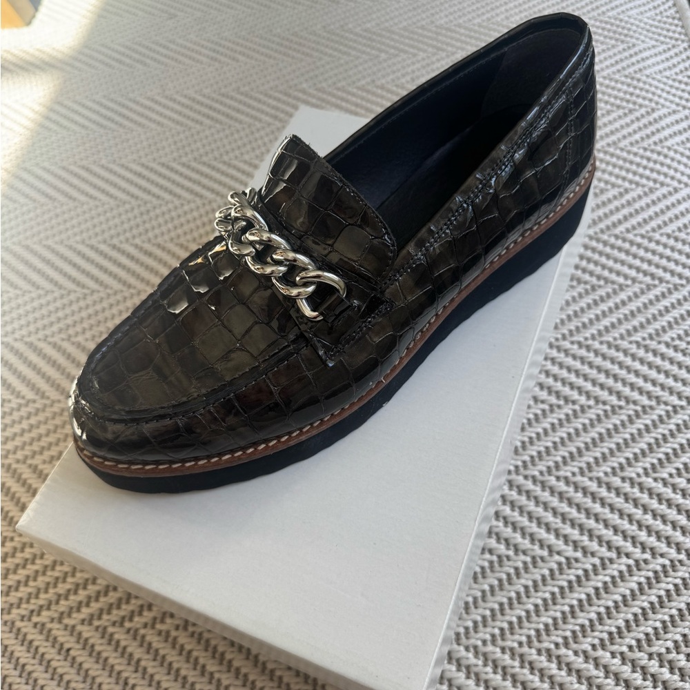 NWT Dark Brown Patent Snakeskin Loafer with Silver Chain
